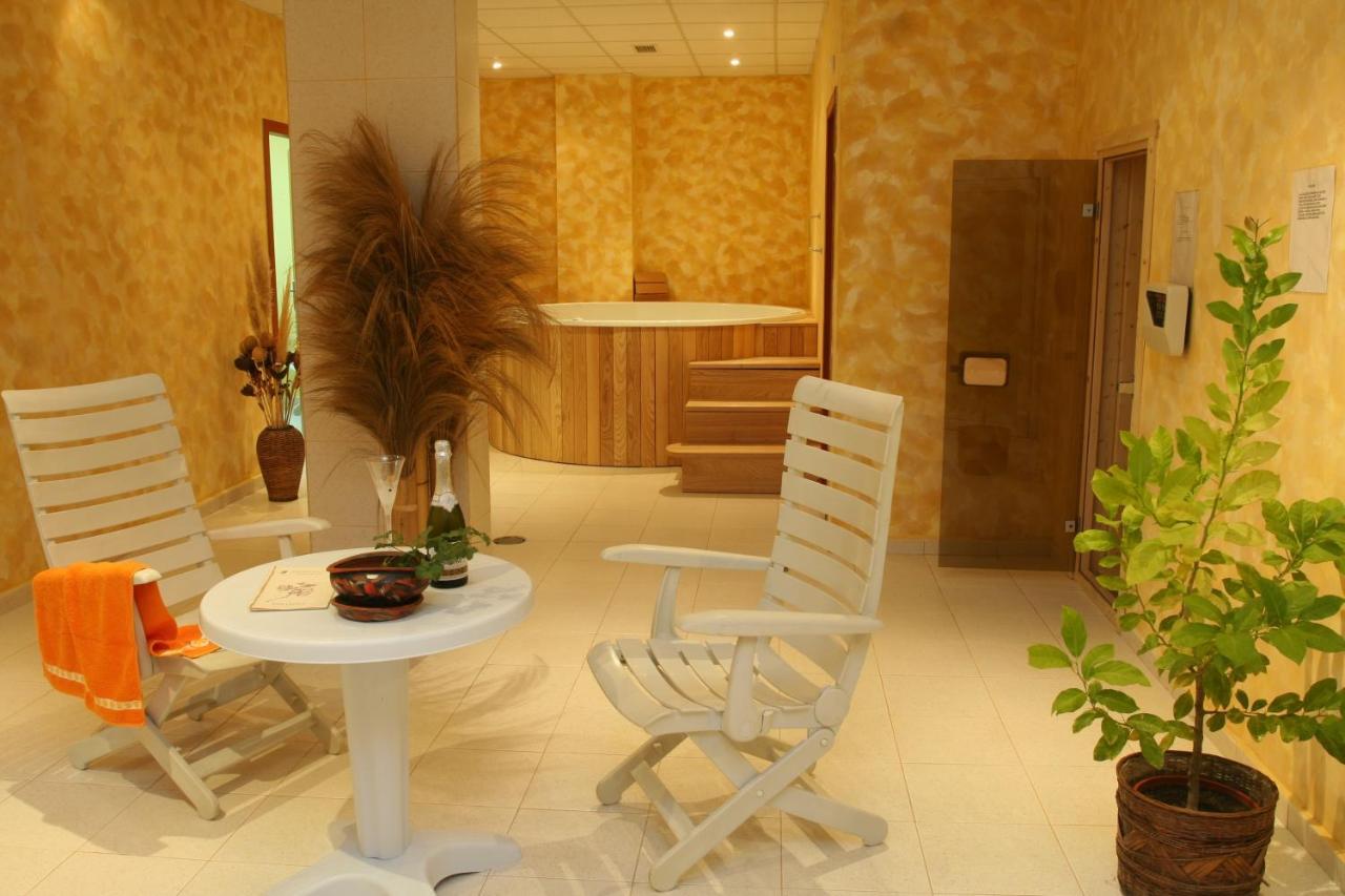 Joya Park Apartments Golden Sands Exterior photo